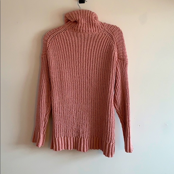Oversized pink knit turtle neck - Picture 2 of 2